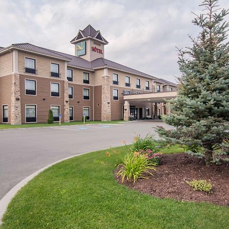Quality Inn & Suites Val-d'Or Buitenkant foto