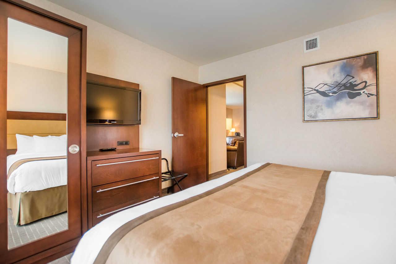 Quality Inn & Suites Val-d'Or Buitenkant foto