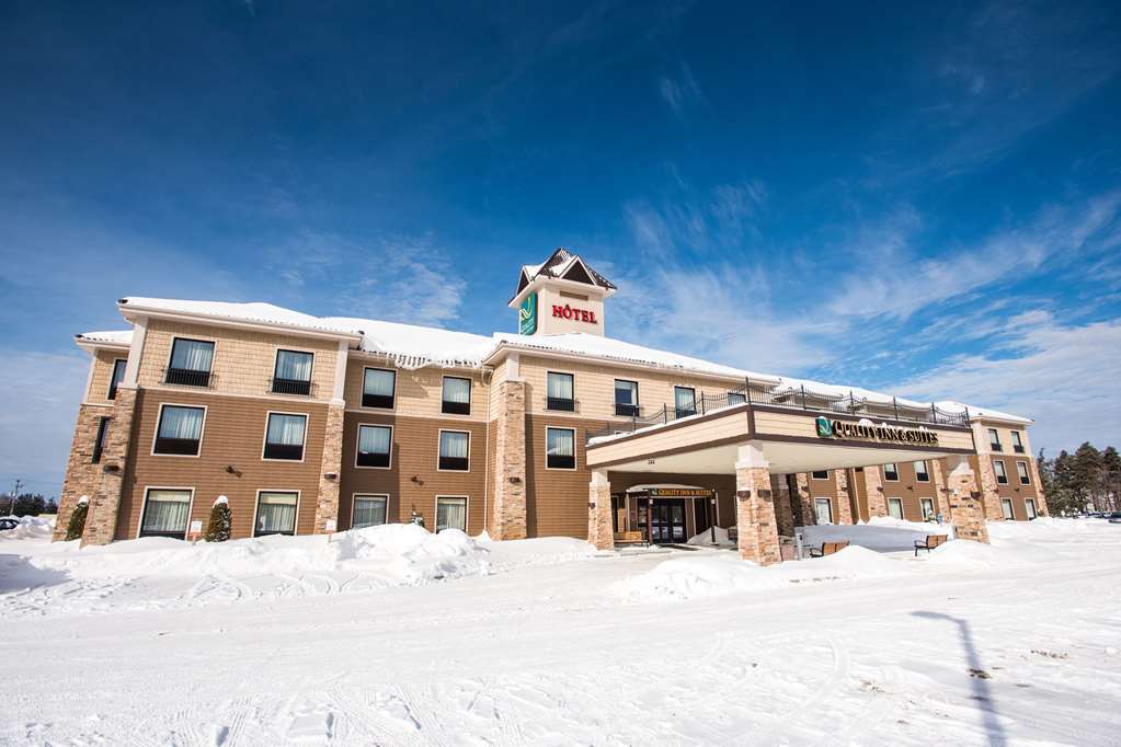 Quality Inn & Suites Val-d'Or Buitenkant foto